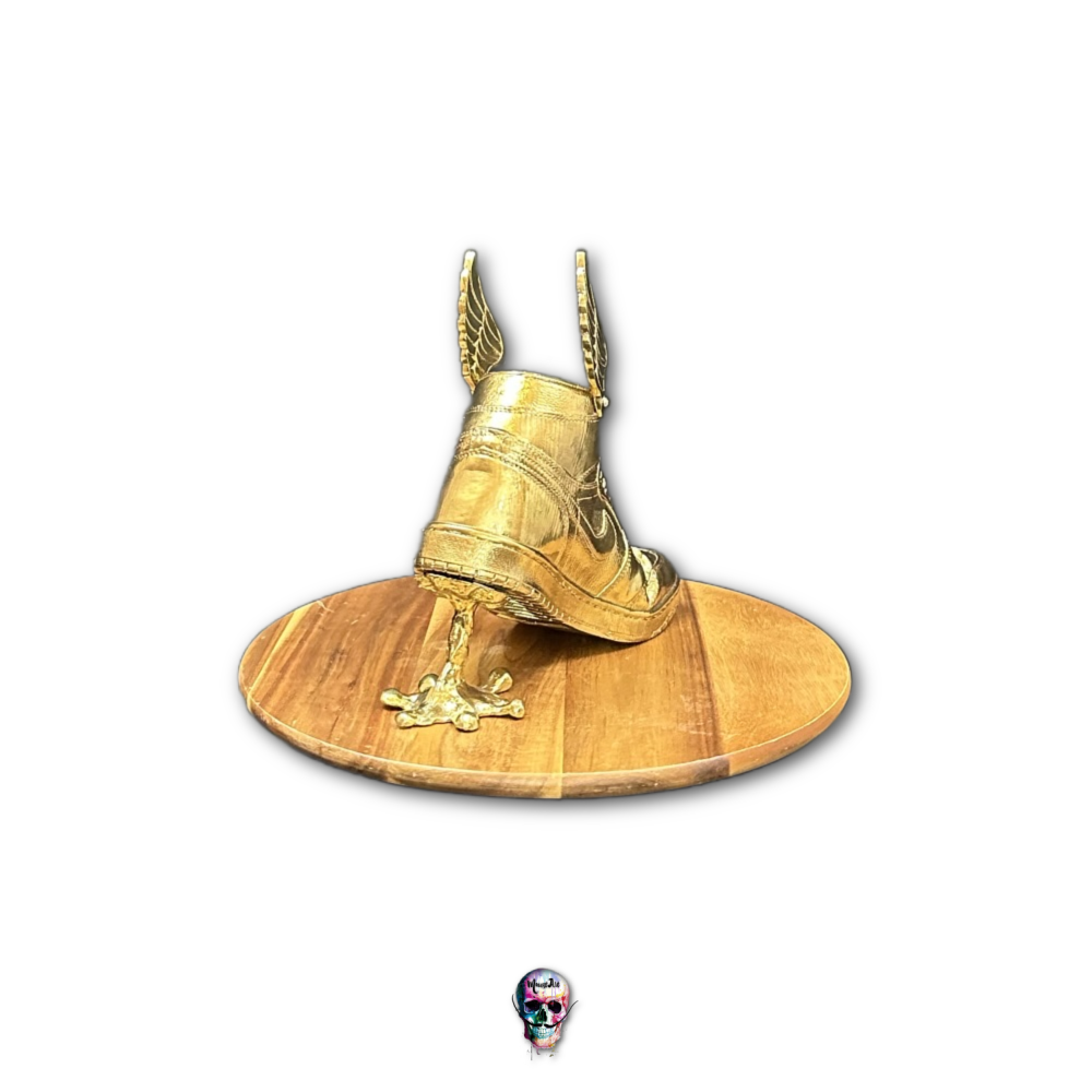 Escultura Air Jordan Dorado