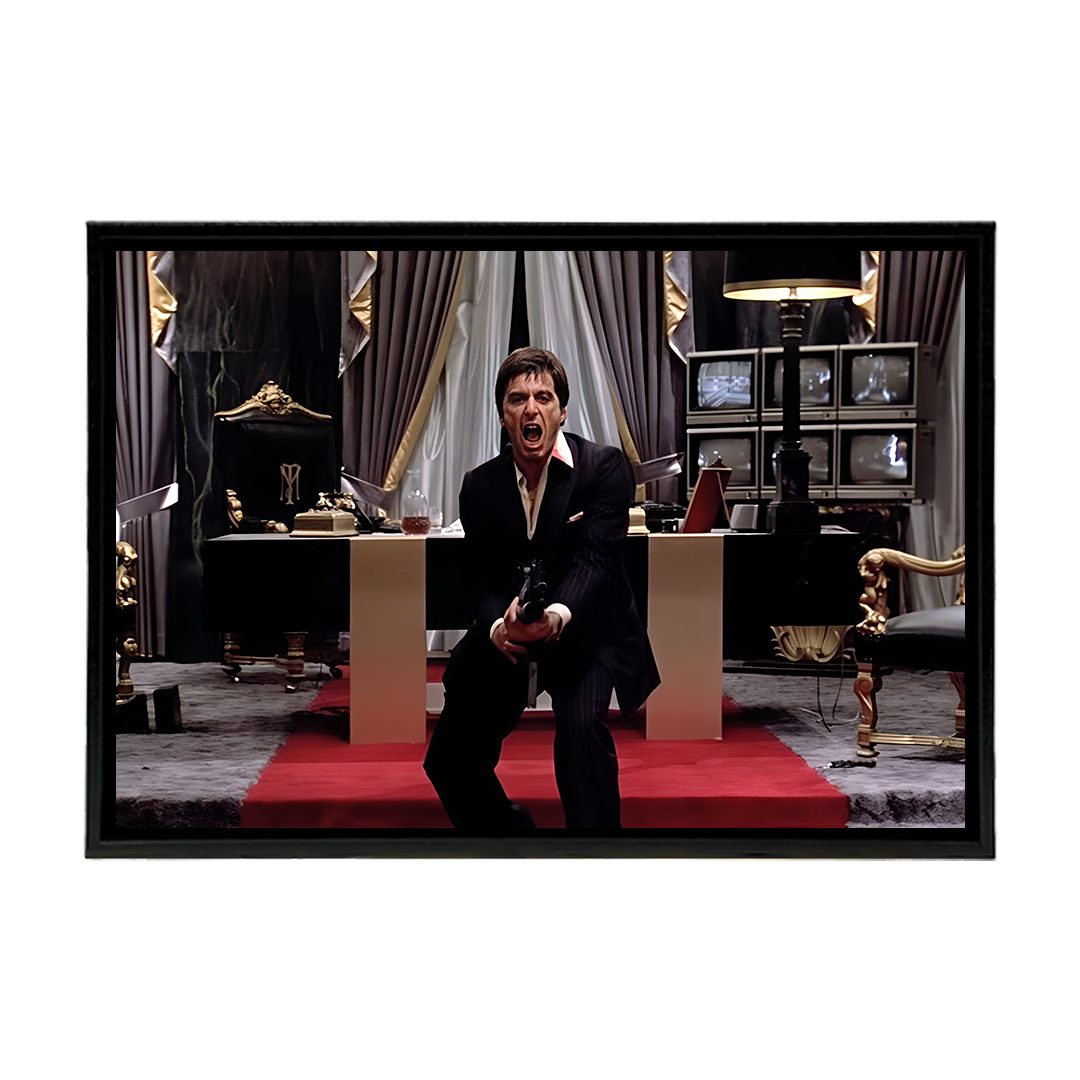 Tony Montana Disparando Mediano